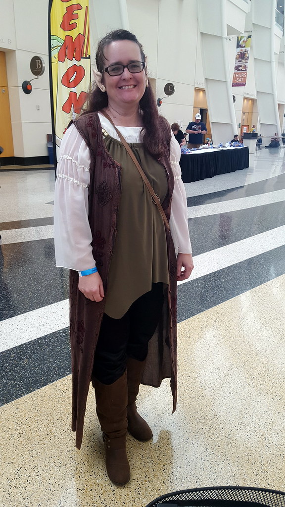 Lord of the Rings Elf. Fantastic Literary Cosplays from Grand Rapids Comic Con