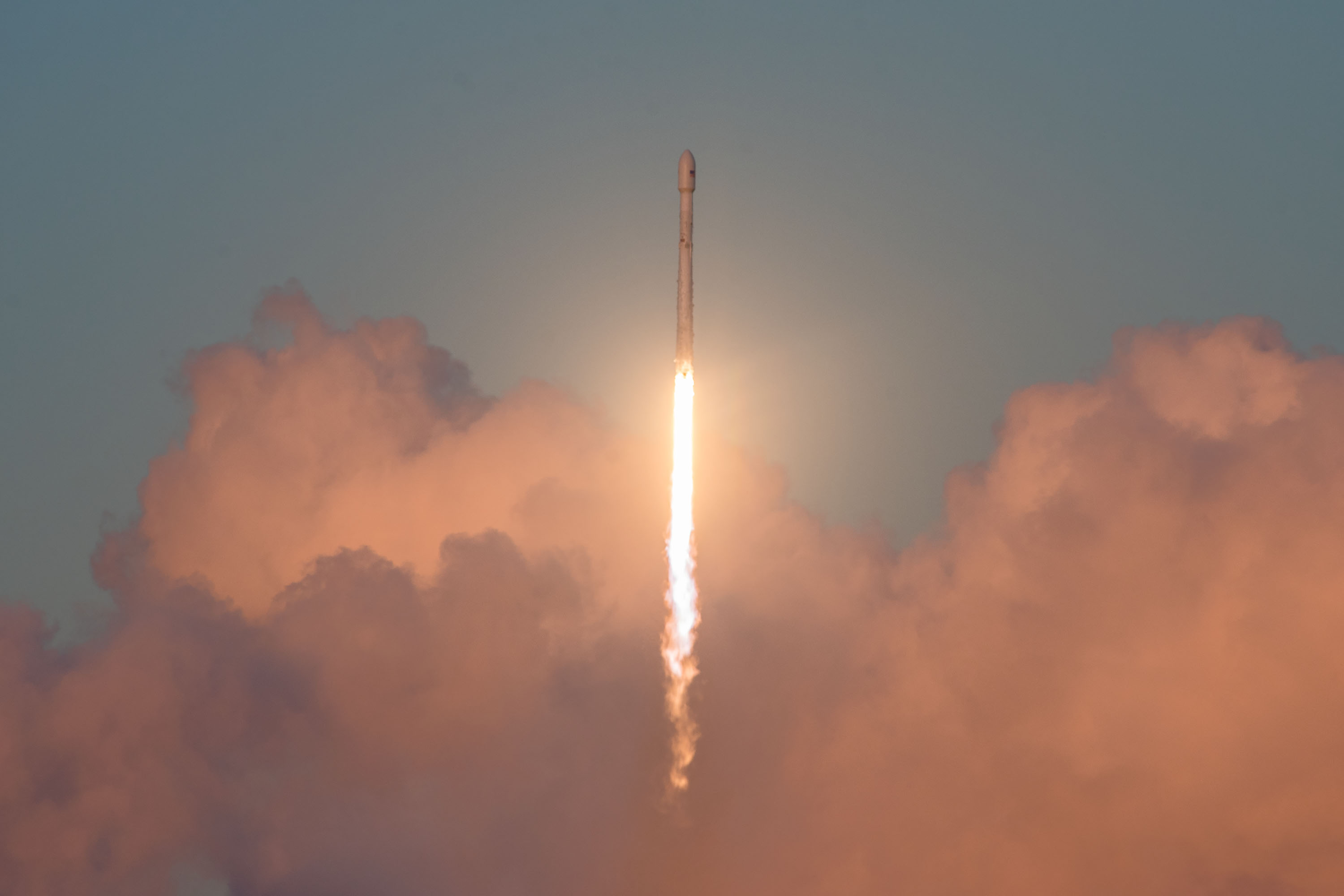 Falcon 9 SES-11 / Echostar 105