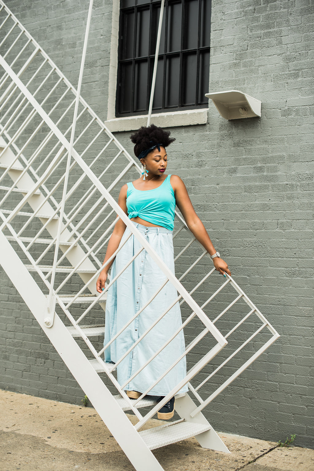 how to style a chambray maxi skirt