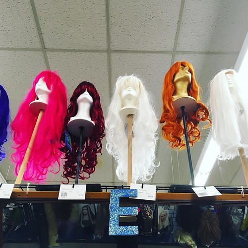 All the fun wigs with a big glittery E in front of them...it's a sign, I tell ya. ✨✨✨