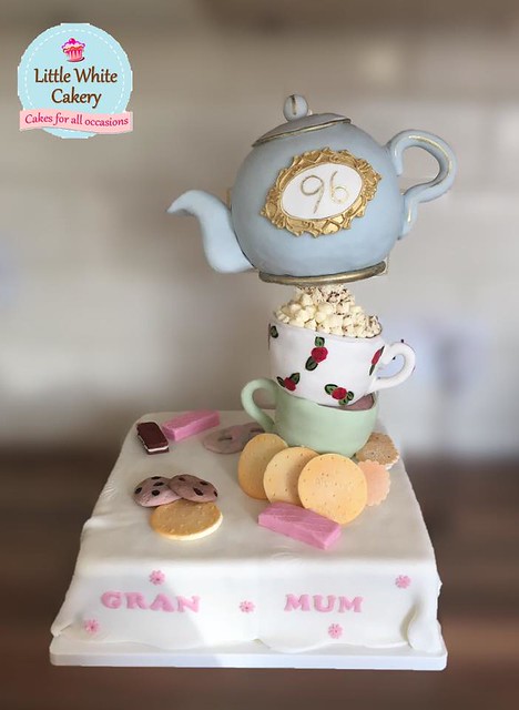 Teapot Cake by Victoria Tysoe White of Little White Cakery