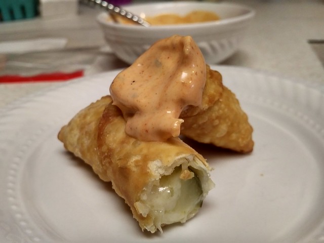 Fried Cheesy Pickle with Sriracha Ranch Sauce