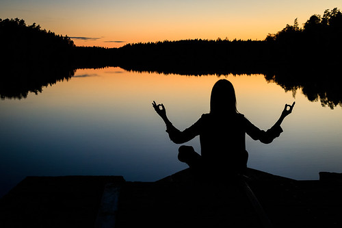 fs171008 nobel fotosondag mindfulness silhouette lake
