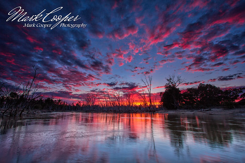canon 550d 1022mm sunrise hay weir nsw australia red water mark cooper photography