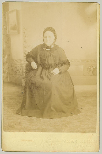 Cabinet Card portrait of a woman