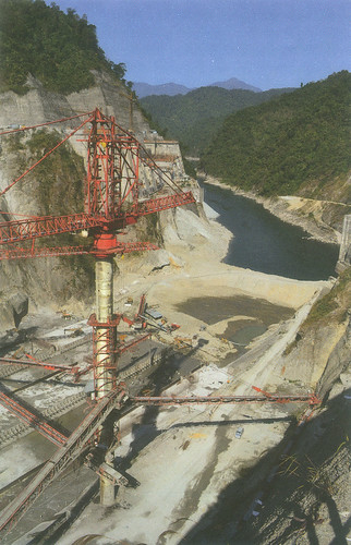 नदी क्षेत्र को तहस-नहस करती लोअर सुबांसिरी हाइड्रो परियोजना, अरुणाचल प्रदेश