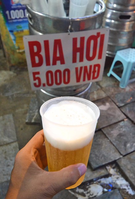 hanoi evening street eats beer