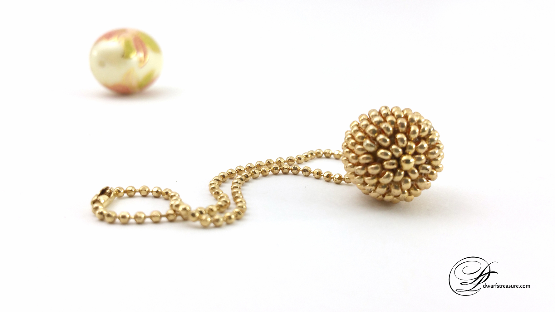 Fashion chic gold glass bead custom beaded ball pendant