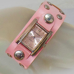 Vintage Retro Pink Ladies Watch. Pink Faux Leather 70s Women's Watch.