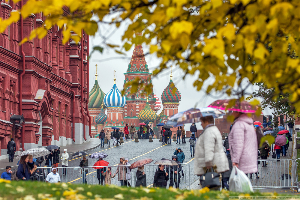 События осени москва. Осень в Москве. Москва в сентябре. Осенняя красная площадь. Кремль Москва осень.