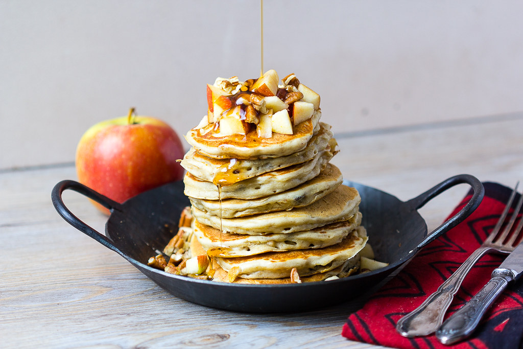 Pancakes mit Äpfeln via lunchforone