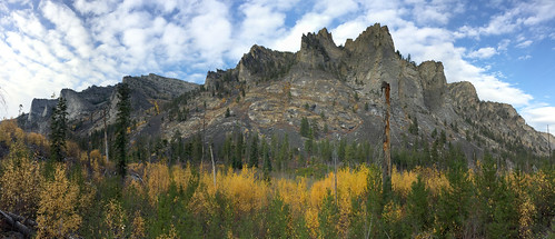 bitterrootvalley bitterrootmountains montana mountains trailrunning fallcolors autumn clouds