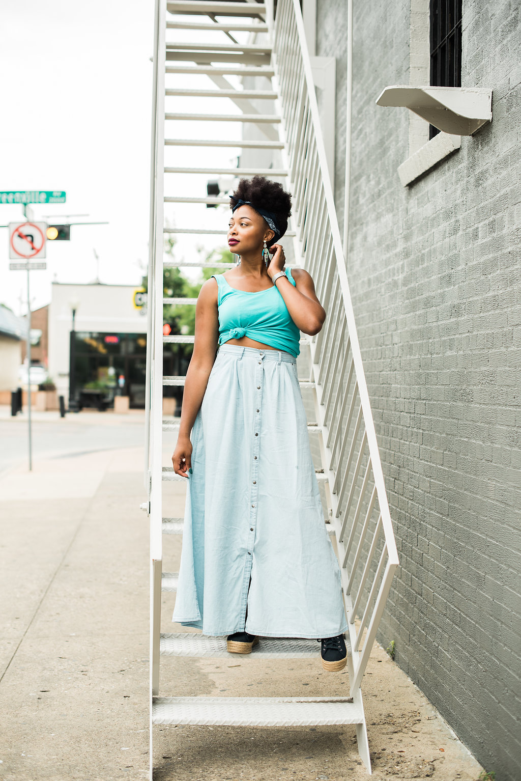 how to wear a chambray maxi skirt