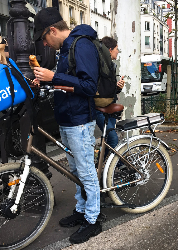 Paris bikes and street scenes-21.jpg