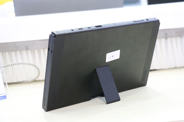 Vastking G800 : une tablette Windows 10 façon Nintendo Switch