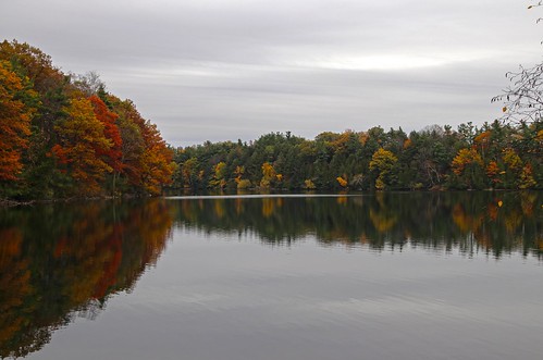 canada bondlake ontario fall lake reflection color automn canon tamron landscape