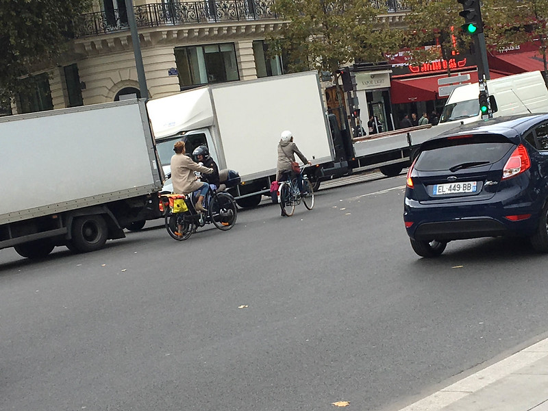 Paris bikes and street scenes-68.jpg