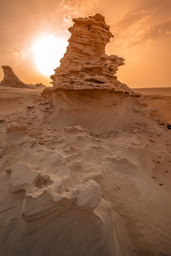 abudhabi unitedarabemirates ae desert fossil dunes offroad 4x4 travel hiking outdoor