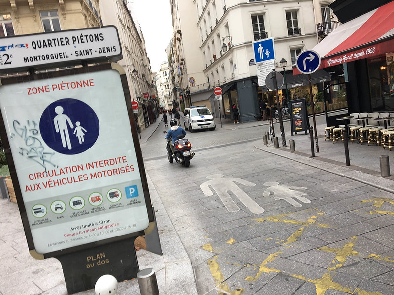 Paris bikes and street scenes-63.jpg