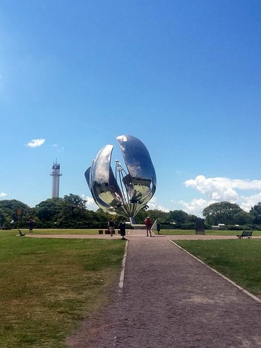 Floralis Generica, Buenos Aires. From Being an Introvert Abroad: 3 Tips for Survival