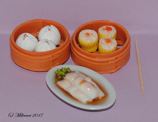 Dim Sui: Reice roll with shrimps, Sin mai, Barbecued pork buns