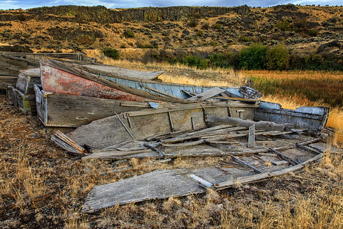 twinlakesrecreationarea boats abandonedboats deteriorated derelict landscape channeledscablands explore
