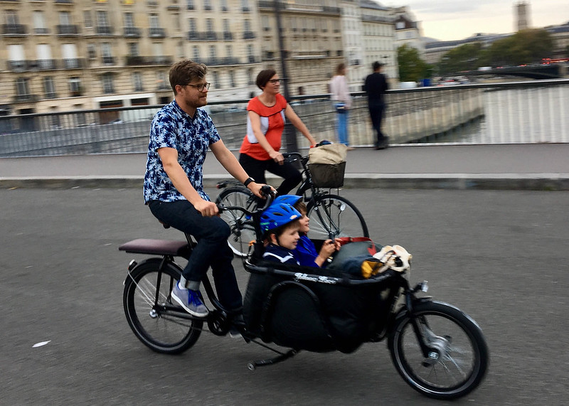 Paris bikes and street scenes-1.jpg