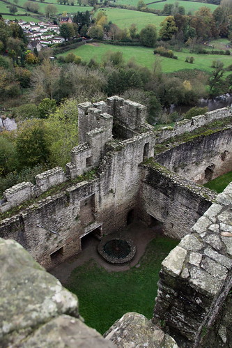 ludlow shropshire castle well
