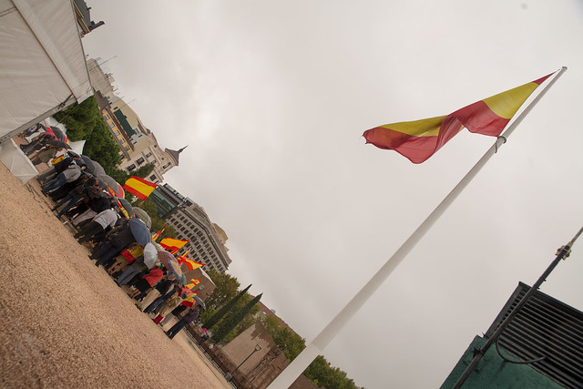 18.10.2017 HazteOir.org rinde homenaje a la bandera española en la Plaza de Colón de Madrid