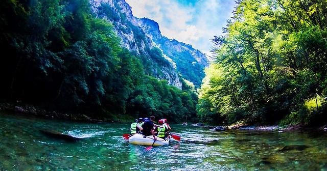Rafting on Neretva is safe for all ages
