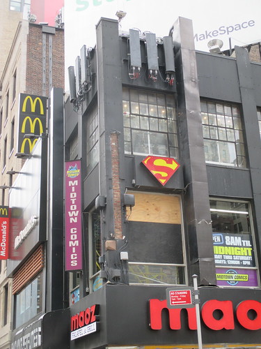 Man Jumps Out Midtown Comics Store 2nd Floor Window 2240