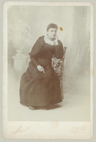 Cabinet Card seated woman