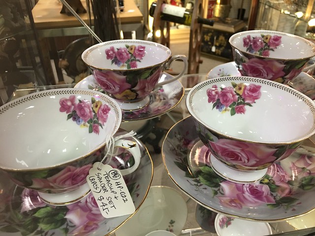 teacup and saucer set , pink roses