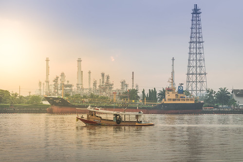 oil refinery thai thailand amateur asia asian alpha a6500 18105 f9 river exposure day morning scene sunset light outdoor photo photography photographer pics samutprakan landscape landscapes lights life hour colour color cloud colorful view chao phraya bangkok sony ilce e mount mirrorless csc α 6500 apsc ⍺6500 ilce6500
