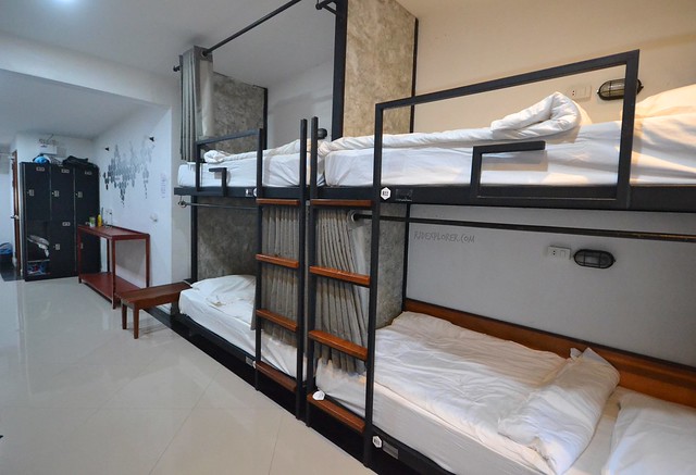 hive hostel laos dorm room