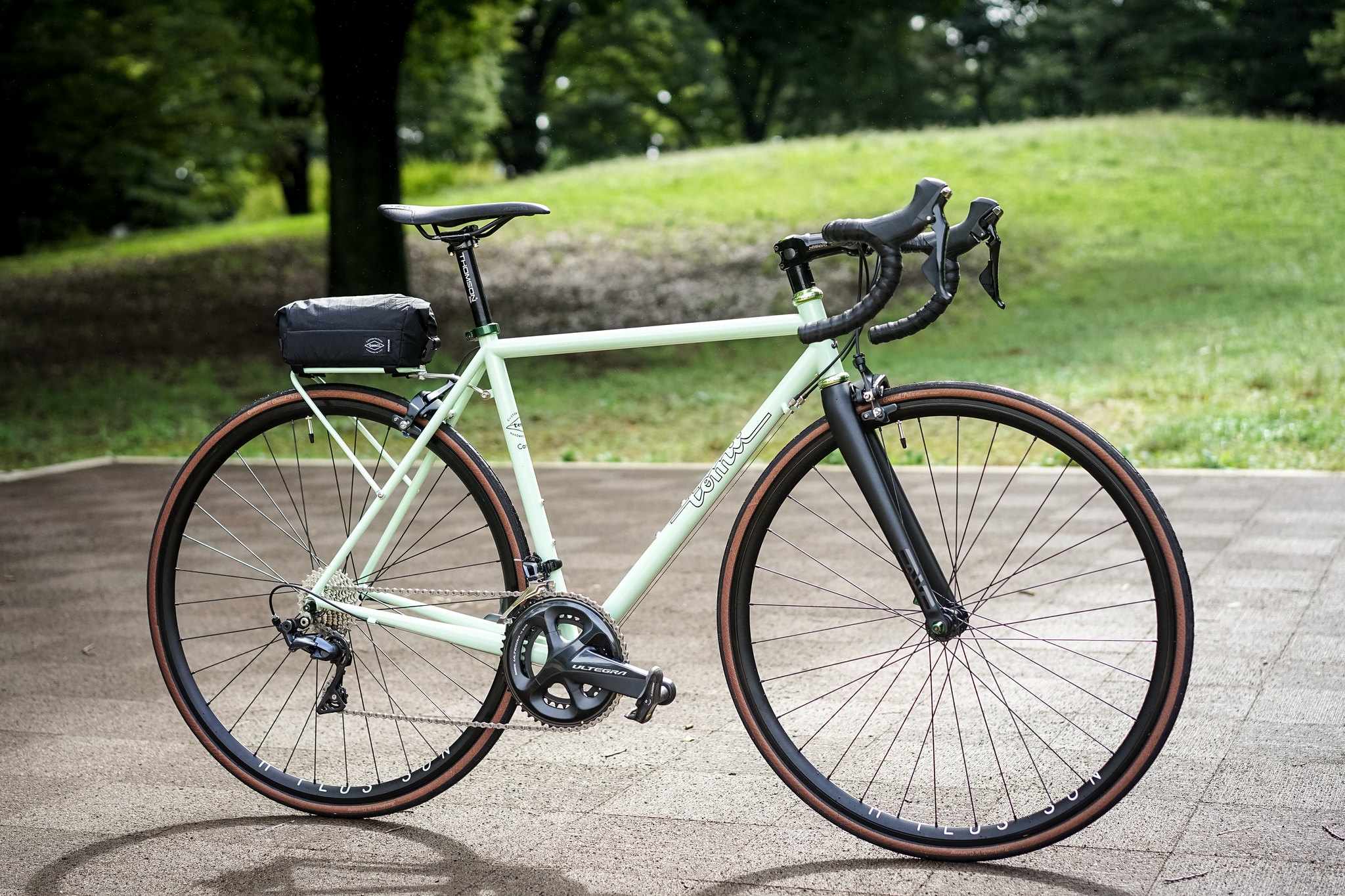 *TOMII CYCLES* canvas complete bike