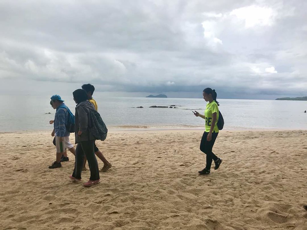 Teluk Kumbar youth hike