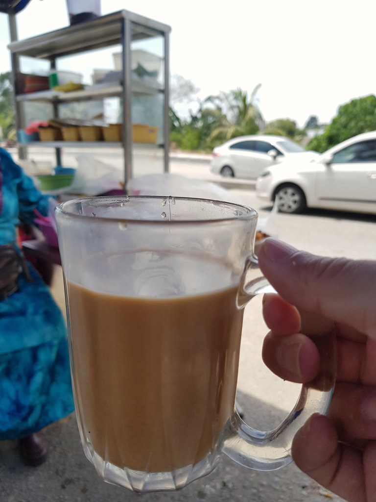 馬來奶茶 Teh Tarik $1.50 at Warong Makan Teping Jalan @ Sungai Penchala