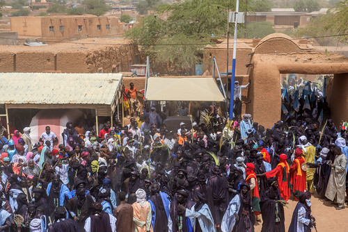 niger crowds sultans audience bianou festival agadez