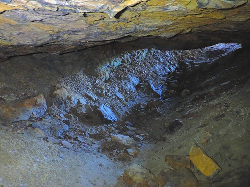 passageway spelunking sandstone cavern cave layton clay mine stone rock nature outdoors pennsylvania fayettecounty