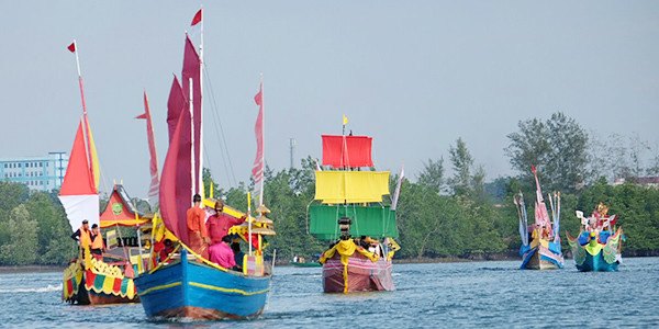 47 Kapal Hias Meriahkan Festival Sungai Carang