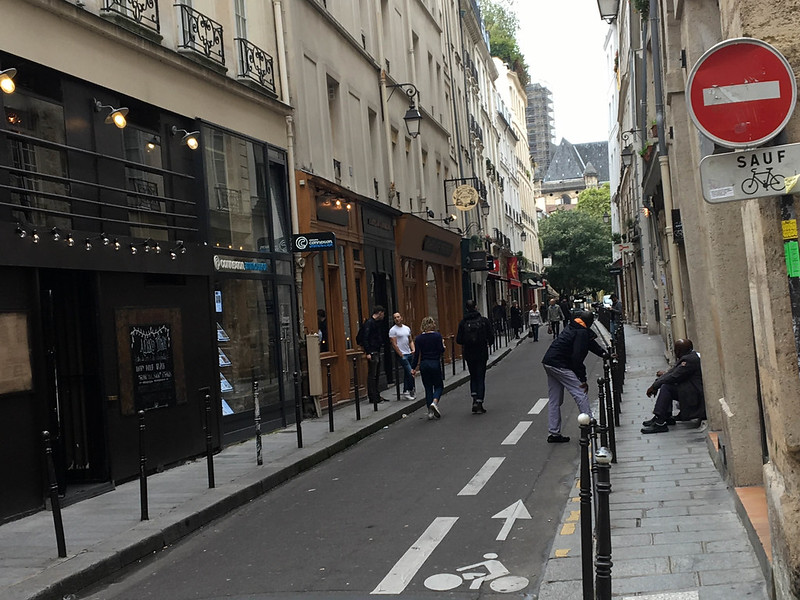 Paris bikes and street scenes-59.jpg