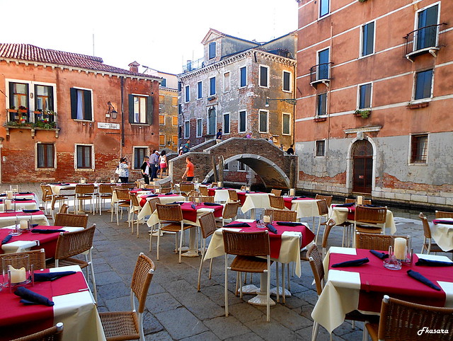 Tables, Venezia