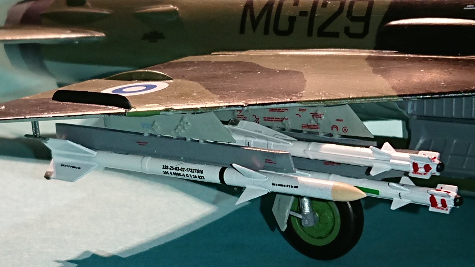 Ilmavoimat MiG-21bis - Eduard 1/48 - Sida 4 27090196569_633000618f_h