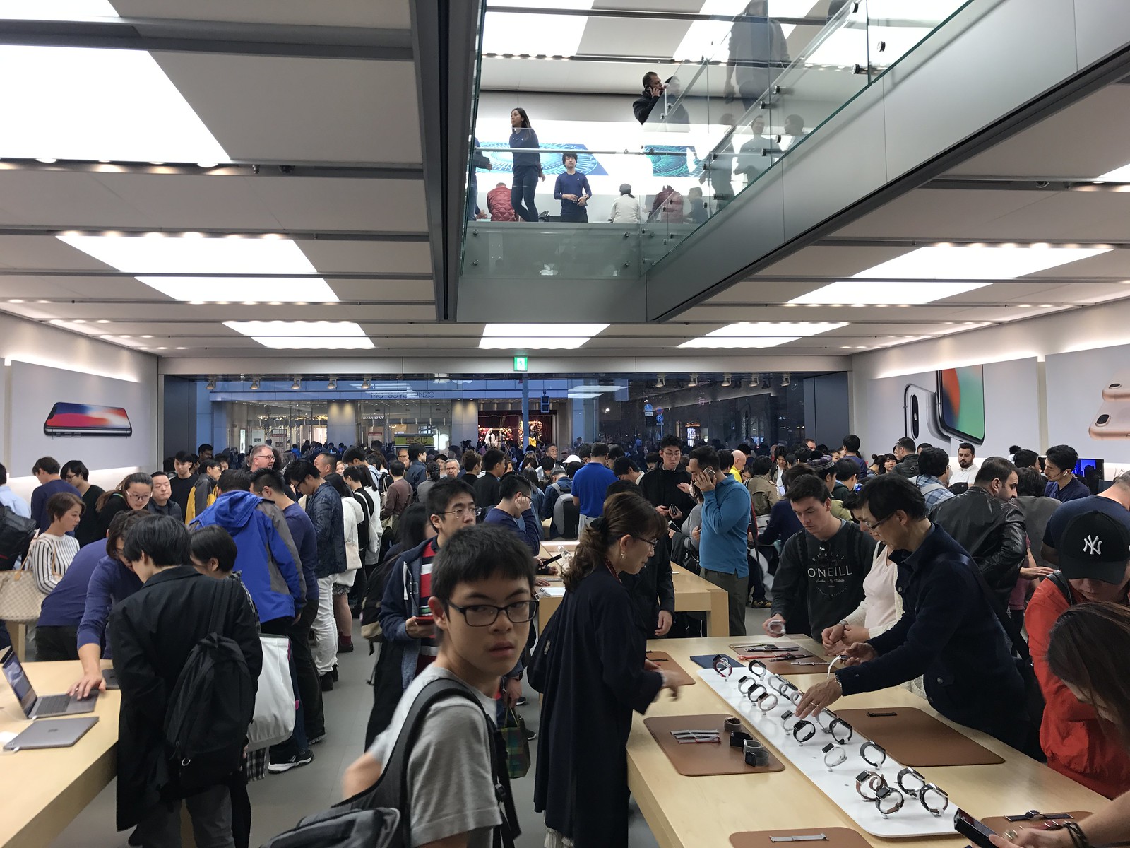 iPhone X starting day at Apple Ginza.