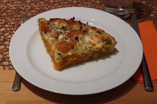 Kürbis-Zwiebel-Käse-Crostata (mein Viertel)