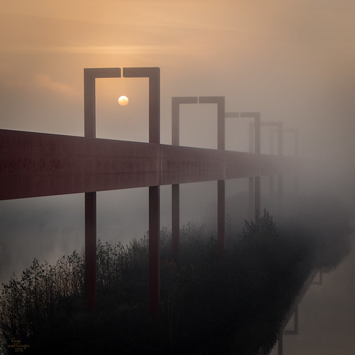 paysages soleil brouillard brume fog sunrise lever sun sky ciel bridge pont
