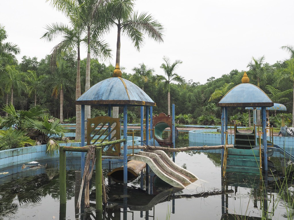 abandoned water park Thuy Tien Lake