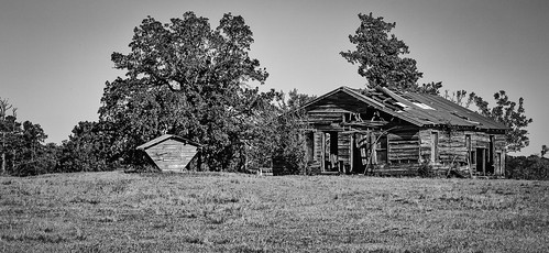oncewashome abandoned bw blackwhite blackandwhite decay decayed derelict deserted dilapidated home house monochrome old ruins