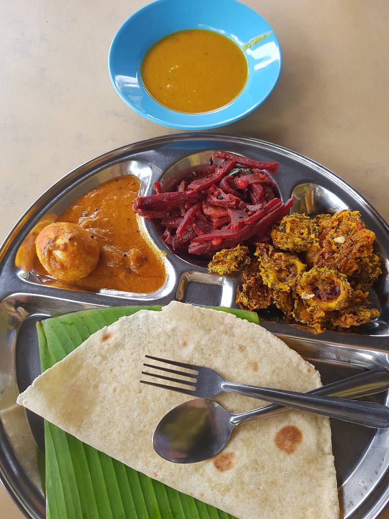 Chapati w/vegtable dishes $4.80 @ Restoran Sri Mayuri Taman Sri Muda Shah Alam